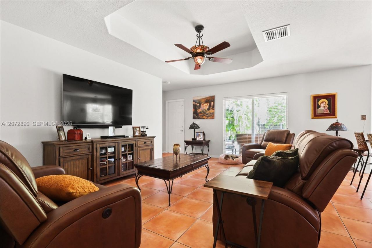 15867 SW 44th St , Miami, FL 33185 Photo