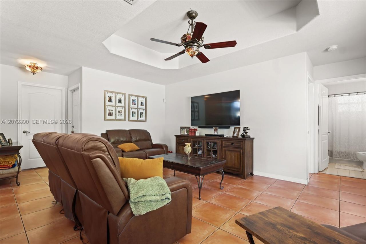 15867 SW 44th St , Miami, FL 33185 Photo