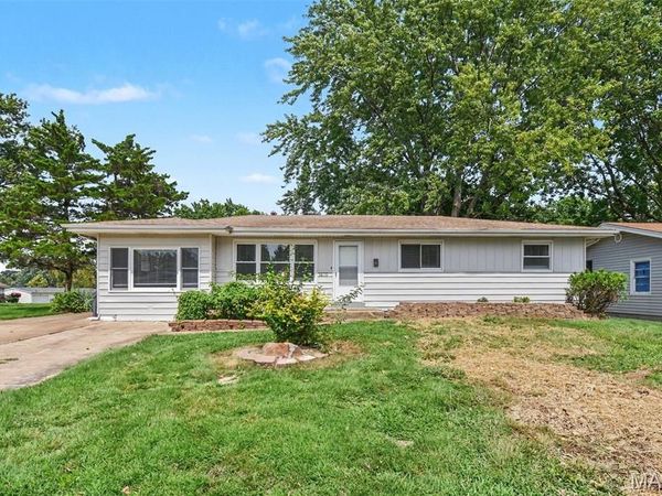 1405 Del Rey Drive , Florissant, MO 63031