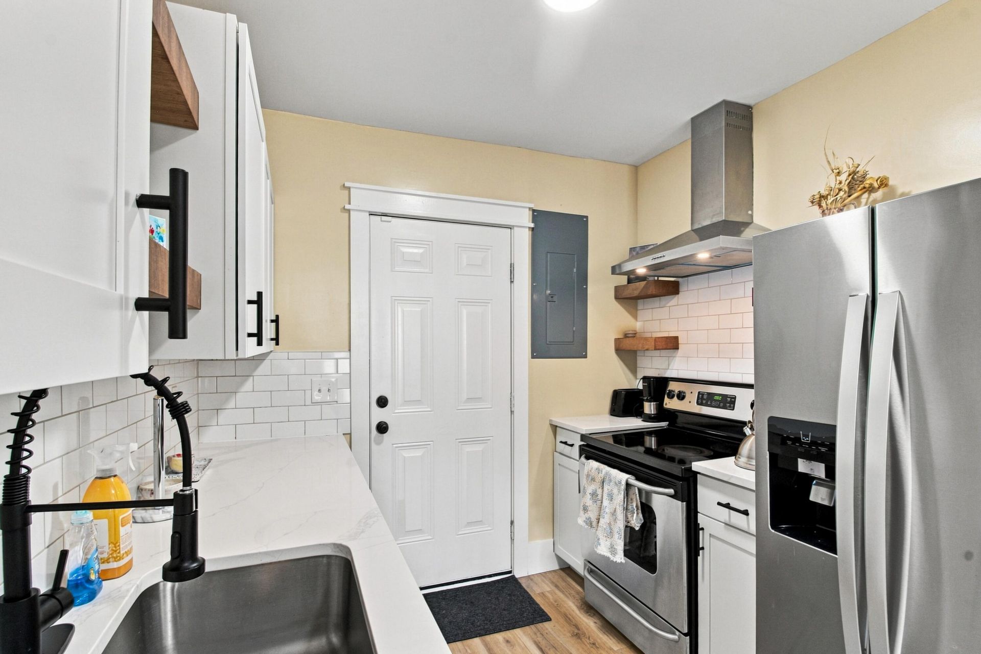 2130 Commander Road Photo 10