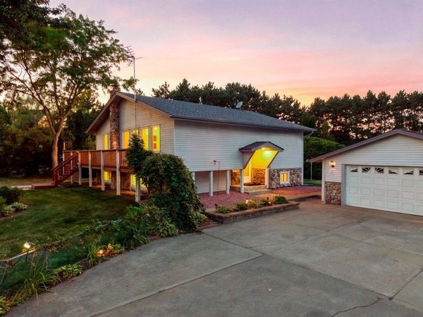 465 NE 265th Avenue, Isanti, MN 55040