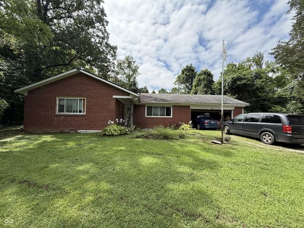 5684 Paradise, Martinsville, IN 46151
