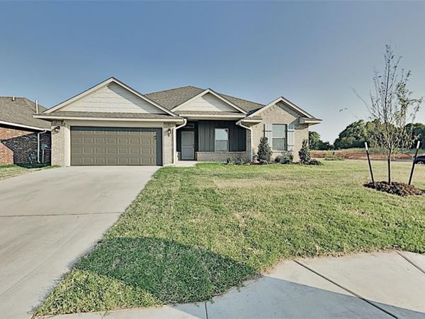 5521 Cheyenne Road, Warr Acres, OK 73132