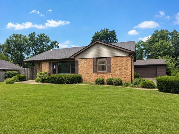 2130 Hawthorne Lane , Waukegan, IL 60087