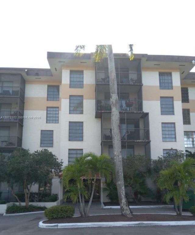 5570 NW 44th St , Unit 208A, Lauderhill, FL 33319 Photo