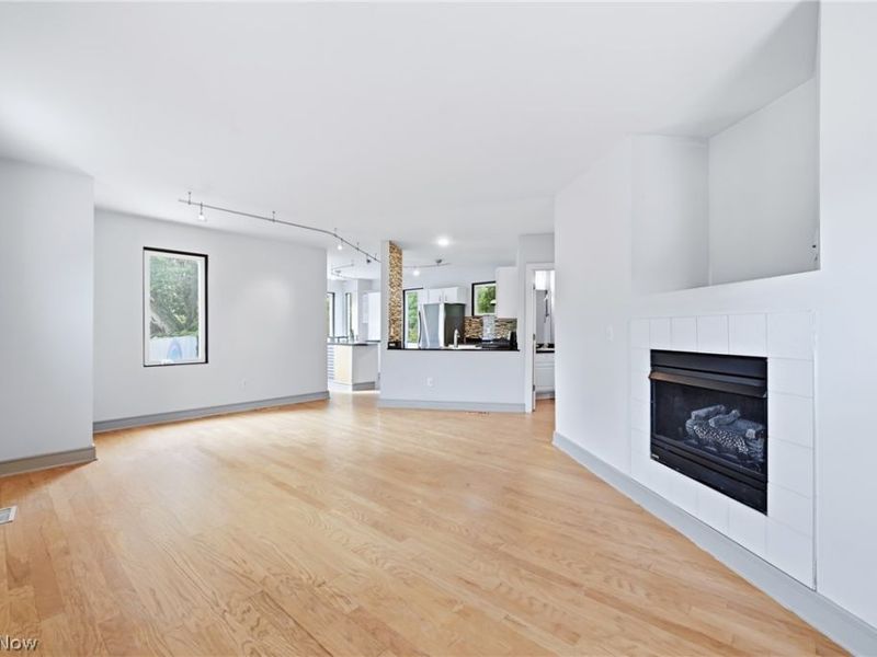 1140 Auburn Avenue, Cleveland, OH 44113 Photo 24