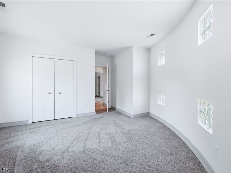 1140 Auburn Avenue, Cleveland, OH 44113 Photo 35
