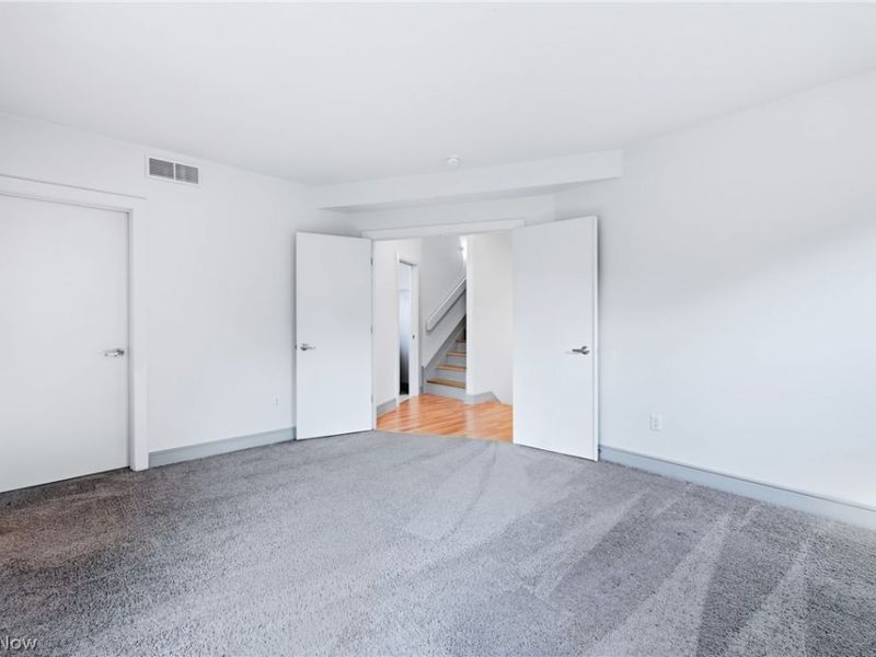 1140 Auburn Avenue, Cleveland, OH 44113 Photo 37