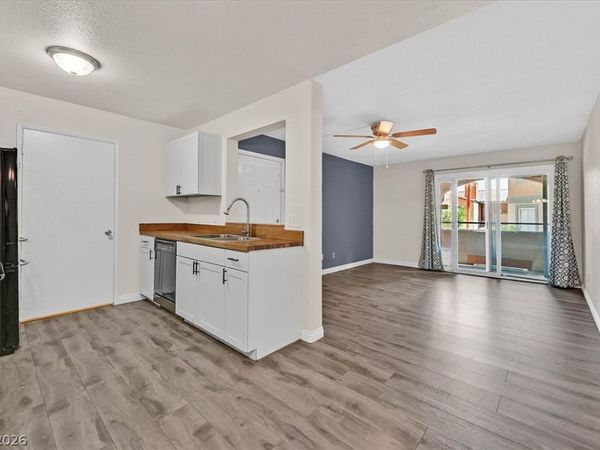 220 Mission Newport Lane, Unit 105, Las Vegas, NV 89107
