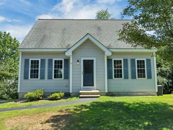 22 Hartwell Brook Drive, Nashua, NH 03060