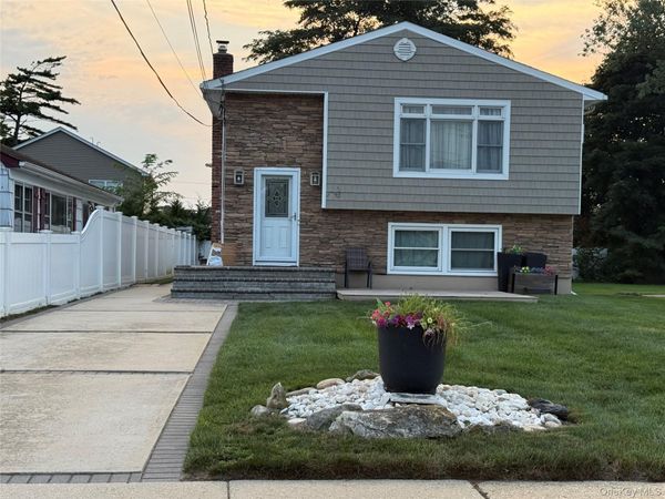 30 Stone Boulevard , Massapequa, NY 11758