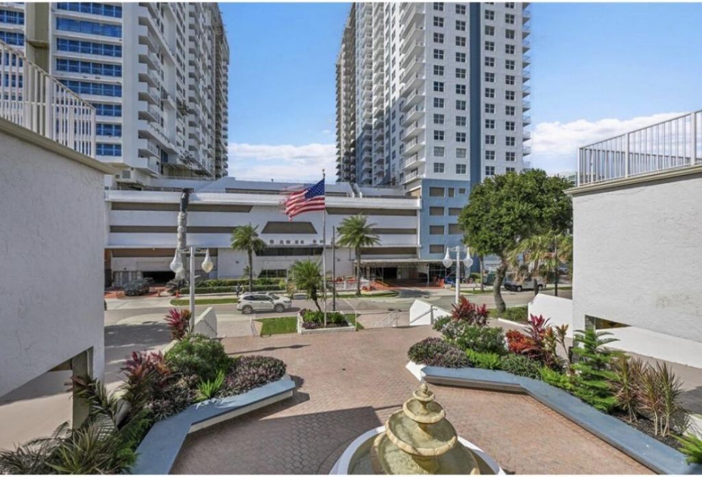 111 Briny Avenue, Unit 19-09, Pompano Beach, FL 33062 Photo