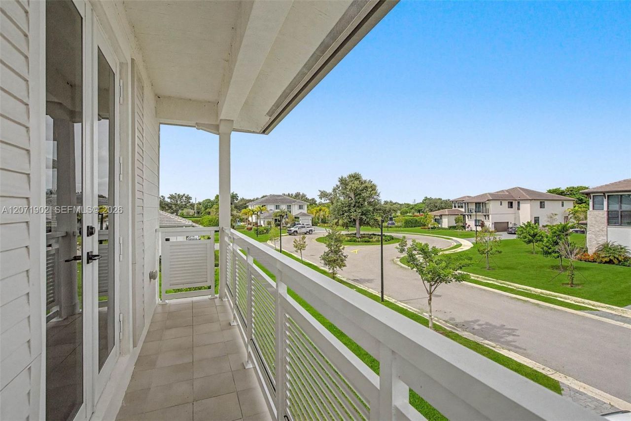 2440 SW 122nd Ter, Davie, FL 33325 Photo