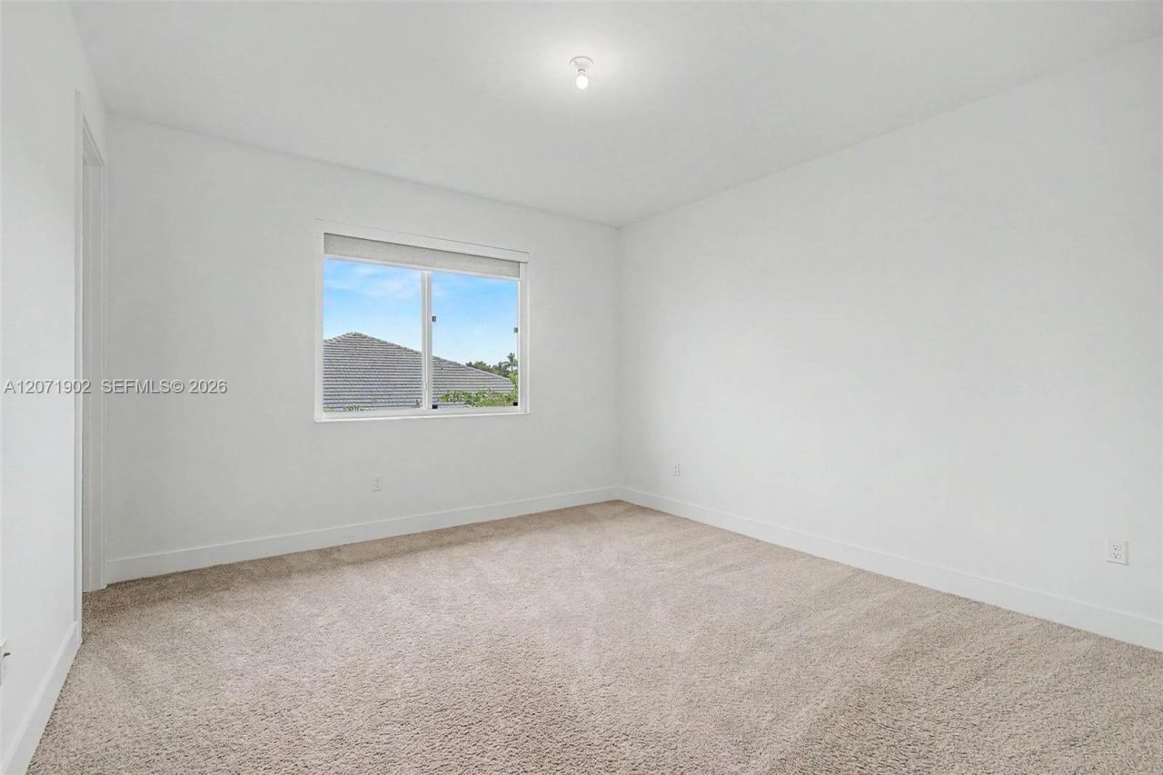 2440 SW 122nd Ter, Davie, FL 33325 Photo