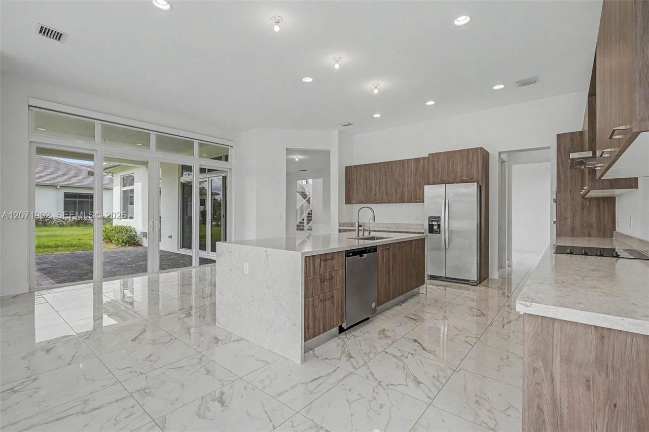 2440 SW 122nd Ter, Davie, FL 33325 Photo