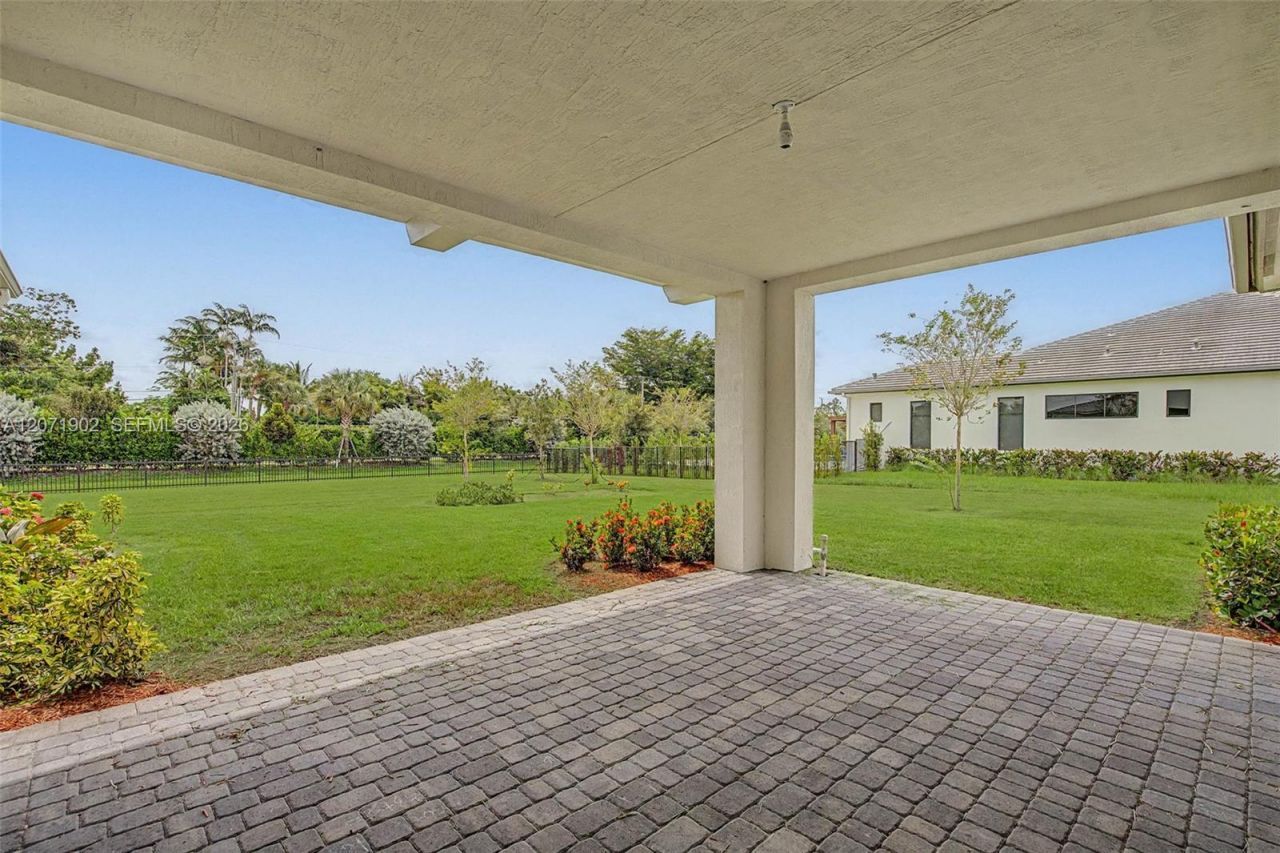 2440 SW 122nd Ter, Davie, FL 33325 Photo