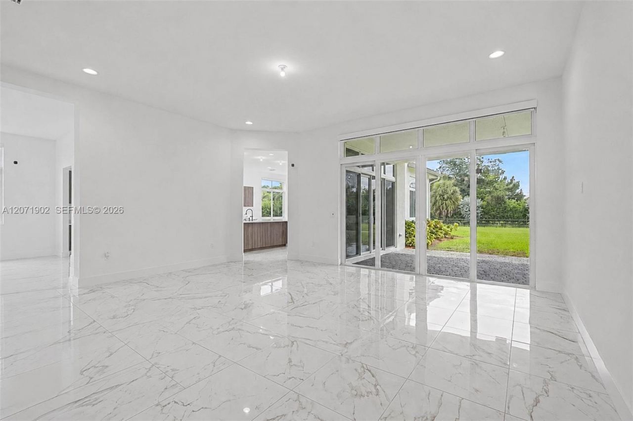 2440 SW 122nd Ter, Davie, FL 33325 Photo
