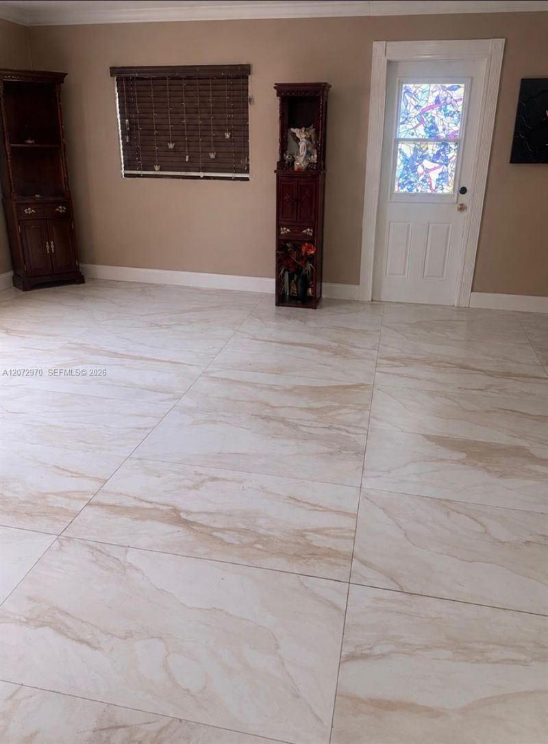 19727 NW 84 Th Pl , Hialeah, FL 33015 Photo