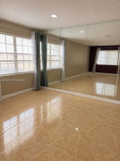 19727 NW 84 Th Pl , Hialeah, FL 33015 Photo