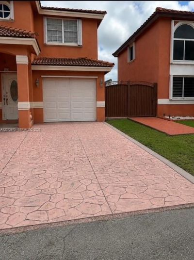 19727 NW 84 Th Pl , Hialeah, FL 33015 Photo