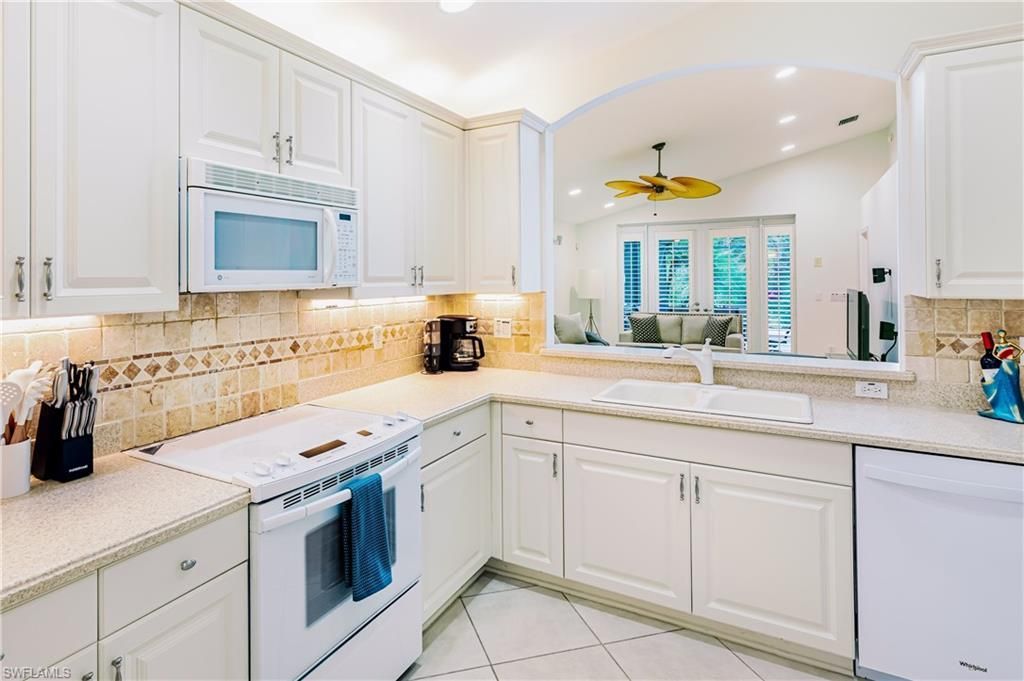 1376 Areca Cv, Naples, FL 34119 Photo