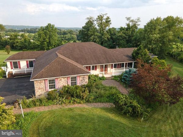 2202 HIGH MEADOW ROAD, COOPERSBURG, PA 18036