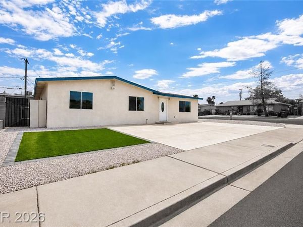 6121 Sonoma Circle, Las Vegas, NV 89107