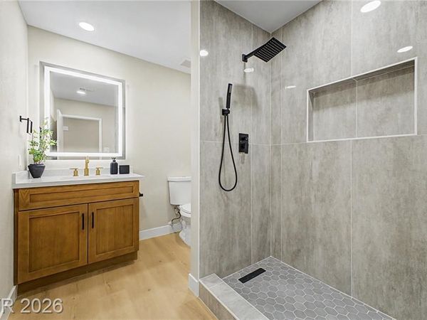 324 Lakehurst Road, Las Vegas, NV 89145