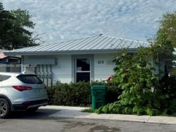 684 NW 14th St , Florida City, FL 33034
