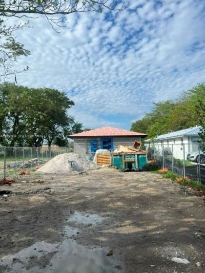 684 NW 14th St, Florida City, FL 33034 Photo