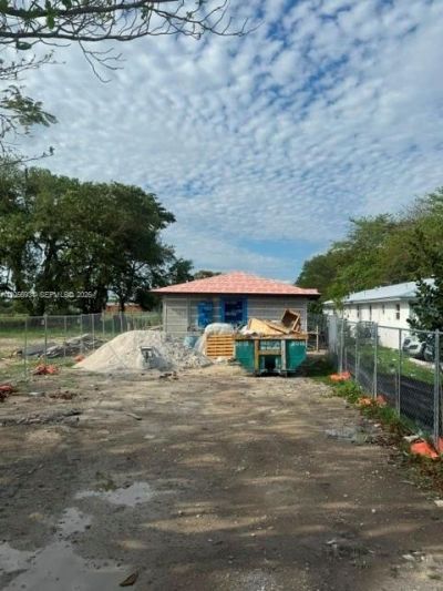 684 NW 14th St, Florida City, FL 33034 Photo