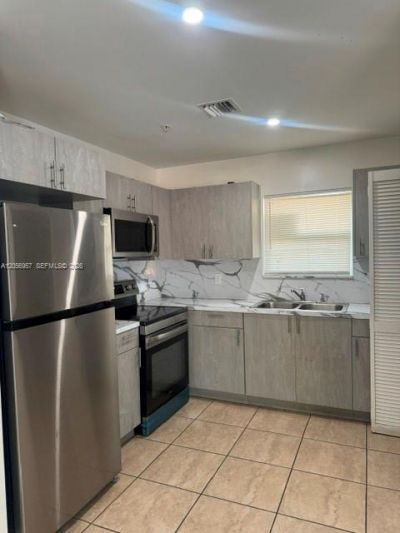 678 NW 14th St , Florida City, FL 33034 Photo