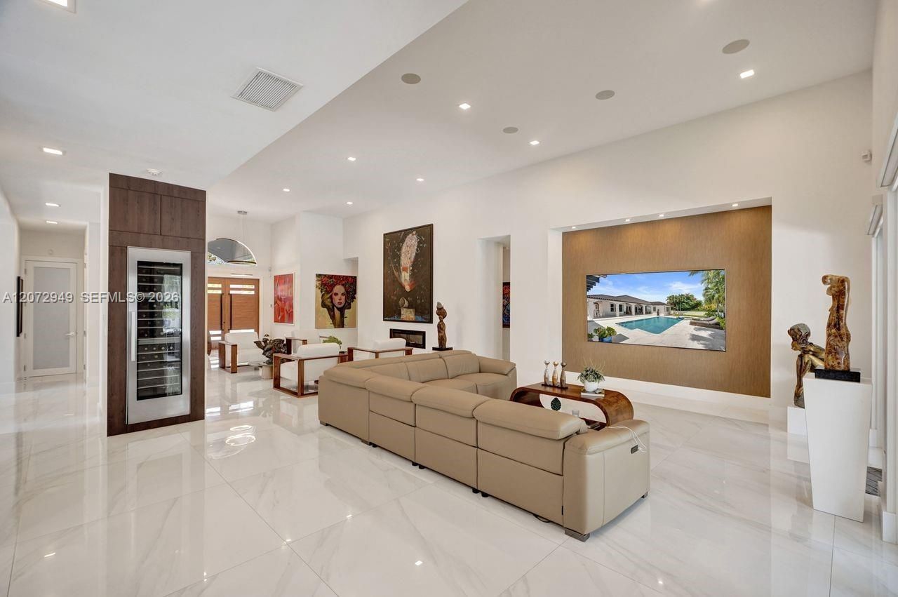 11390 SW 30th St, Miami, FL 33165 Photo