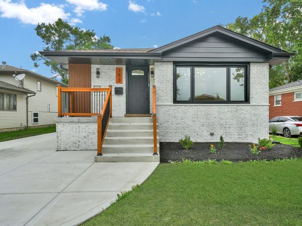 153 W 27th Place , Chicago Heights, IL 60411