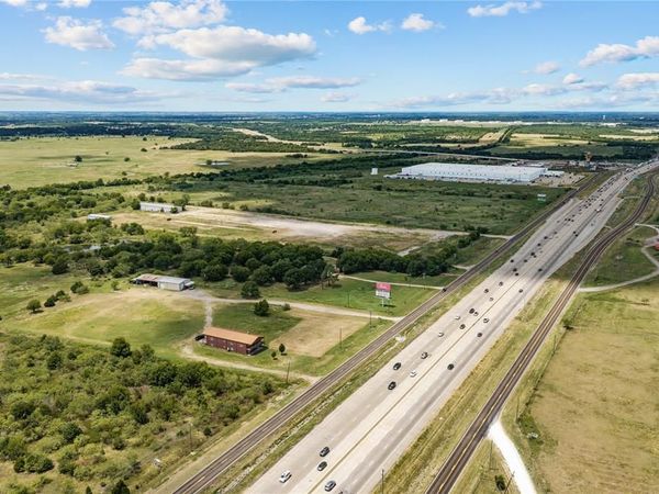5608 S Interstate Highway 45 W, Corsicana, TX 75109