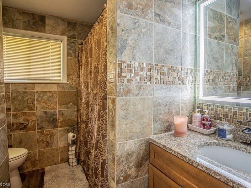 503 E Montrose Street, Youngstown, OH 44505 Photo 14