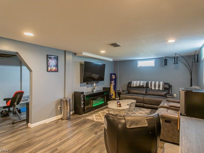 503 E Montrose Street, Youngstown, OH 44505 Photo 26
