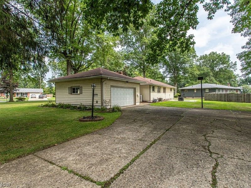 503 E Montrose Street, Youngstown, OH 44505 Photo 38