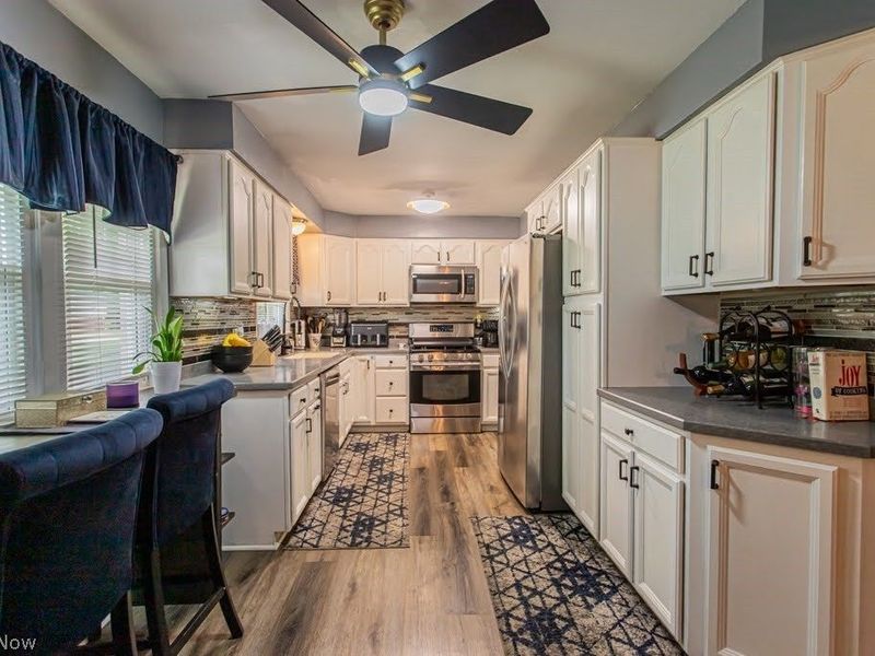 503 E Montrose Street, Youngstown, OH 44505 Photo 7