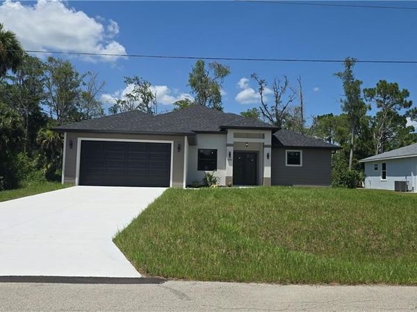 580 WOODVIEW DR , LEHIGH ACRES, FL 33972