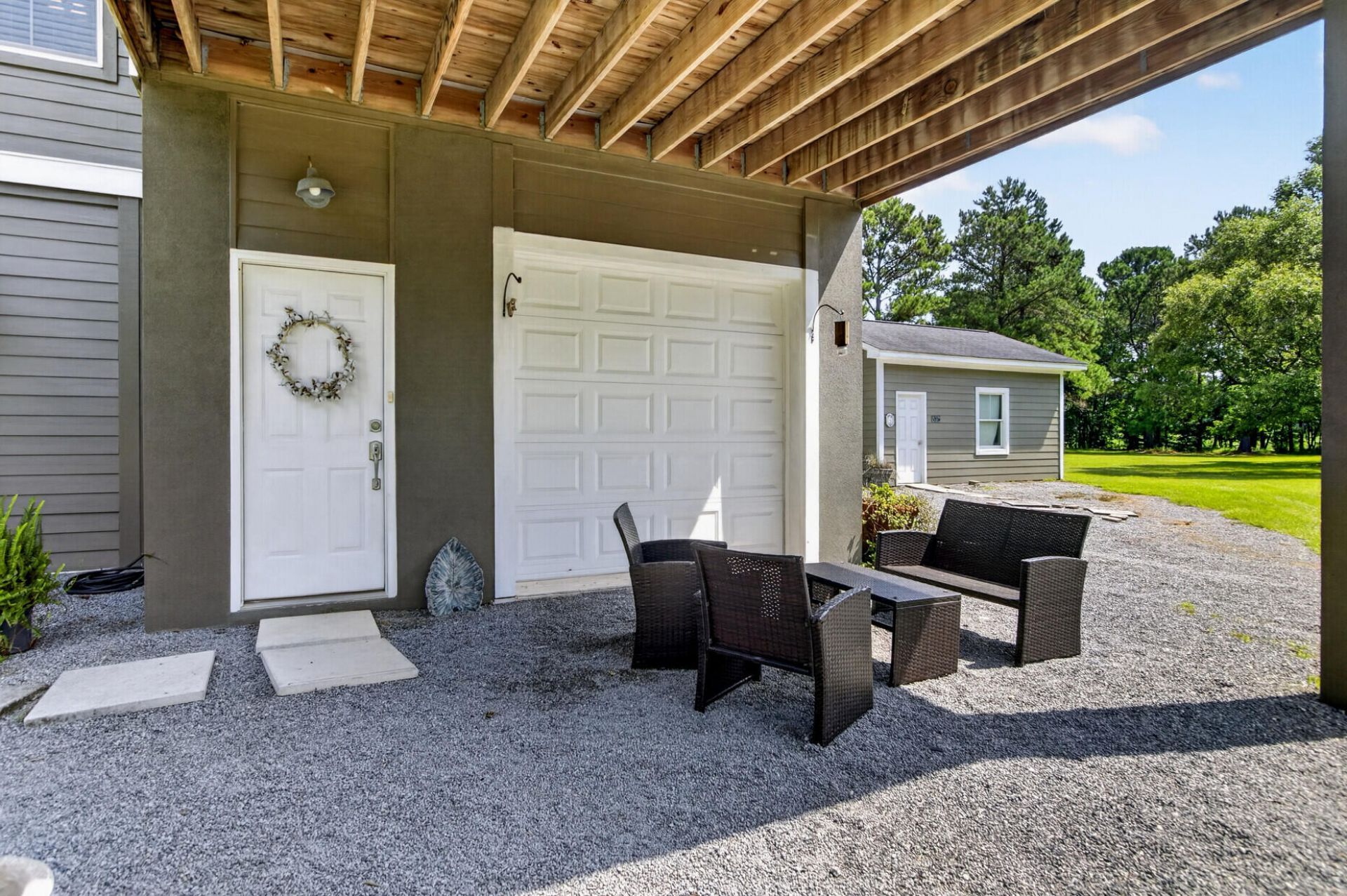 2208 Leadenwah Drive Photo 10