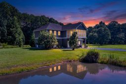 2208 Leadenwah Drive photo 4