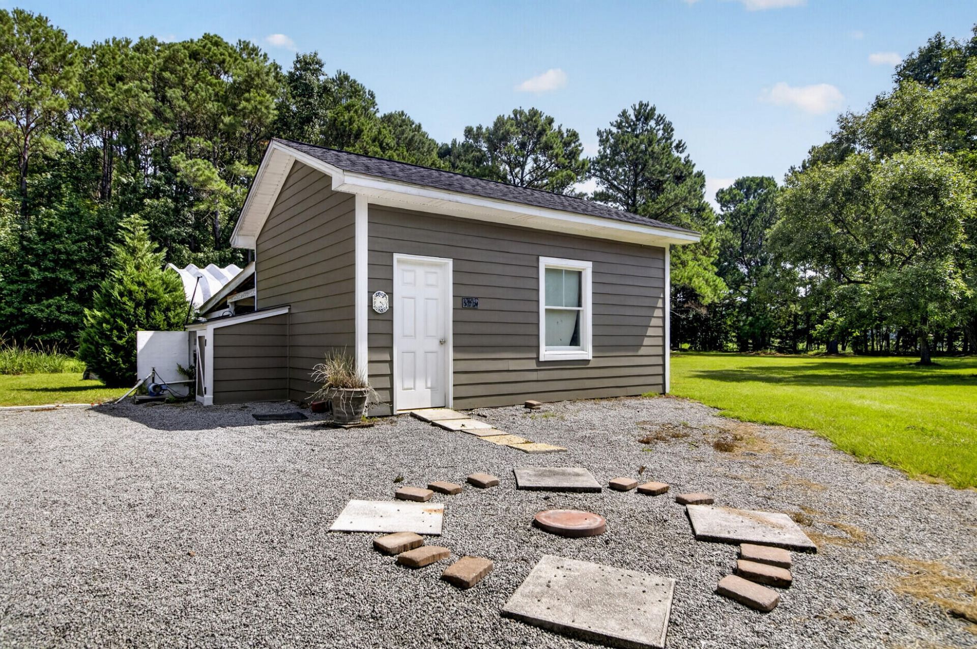 2208 Leadenwah Drive Photo 45