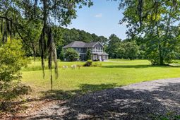2208 Leadenwah Drive photo 4