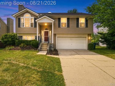 7190 Hogan Drive, York Township, Mi 48197