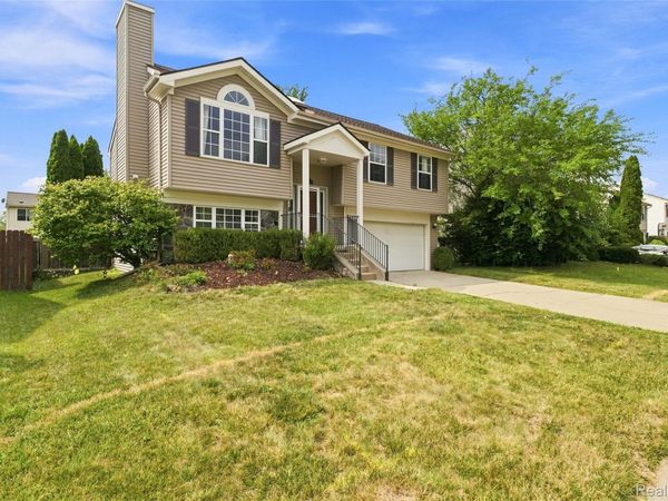 7190 Hogan Drive, Ypsilanti, Mi 48197