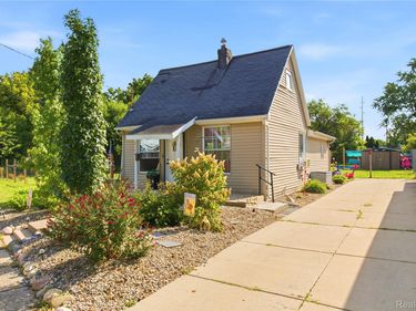 2308 Rheamount Avenue, Lansing, Mi 48906