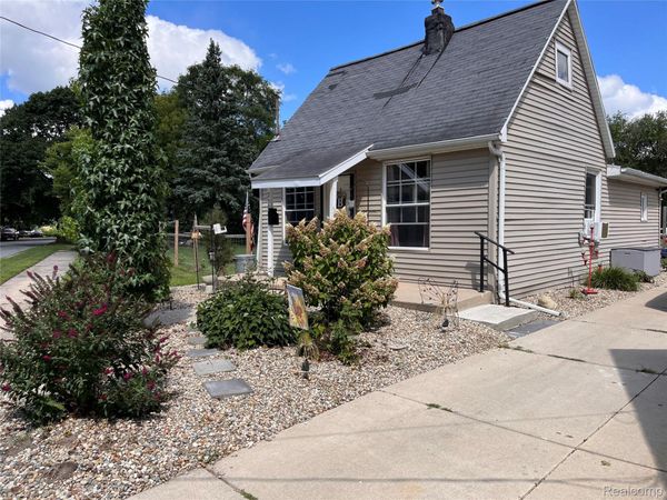 2308 Rheamount Avenue , Lansing, Mi 48906