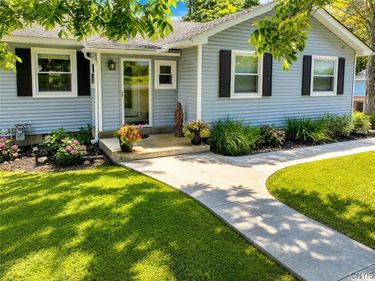 6207 E Lake Road, Auburn, NY 13021