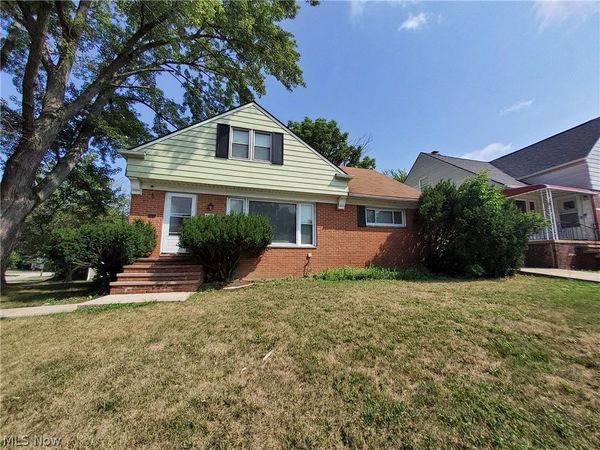 4113 Stonehaven Road, Cleveland, OH 44121